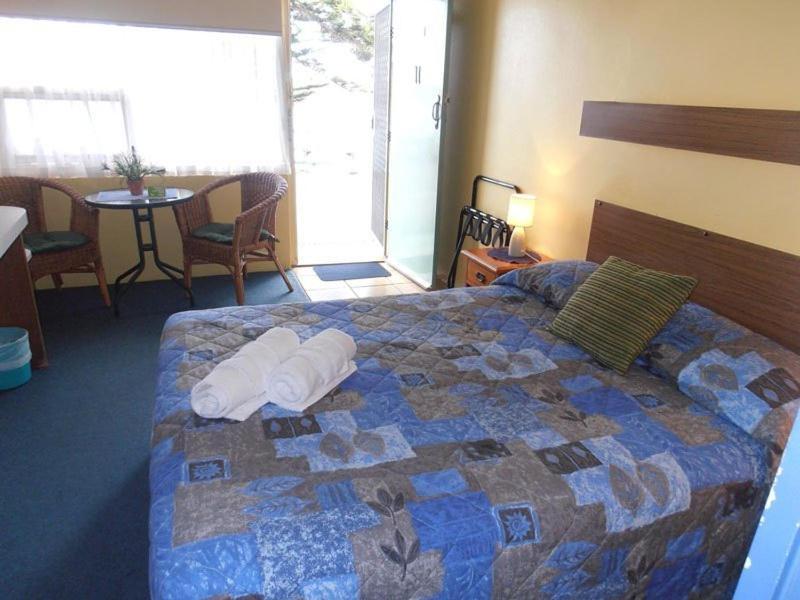Black Swan Waterfront Motel (Adults Only) Swansea Exterior foto